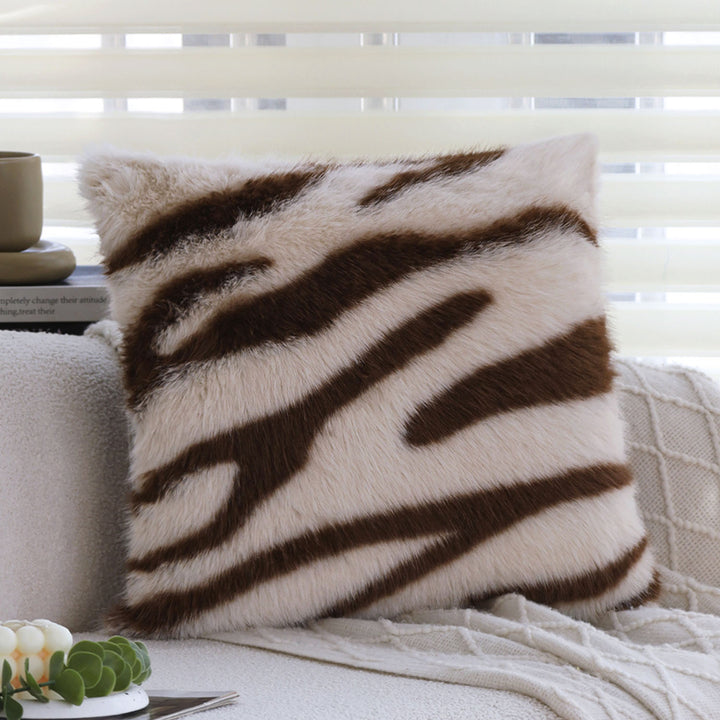 Kunstfell-Zierkissen mit Zebra-Print und extraweichem Flor Karnz