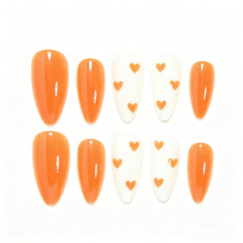 Stylische Herz- verzierte Press-On Nail Art Karnz