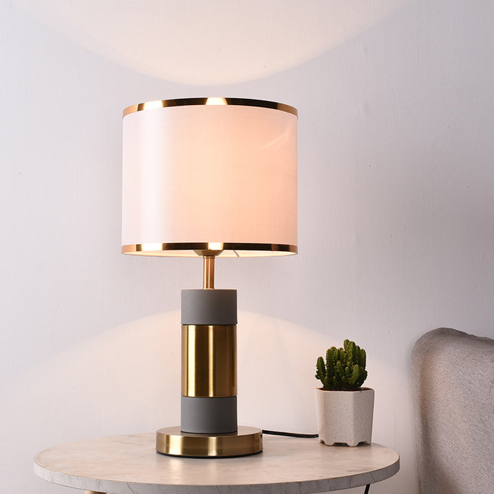 Moderne stilvolle Tischlampe