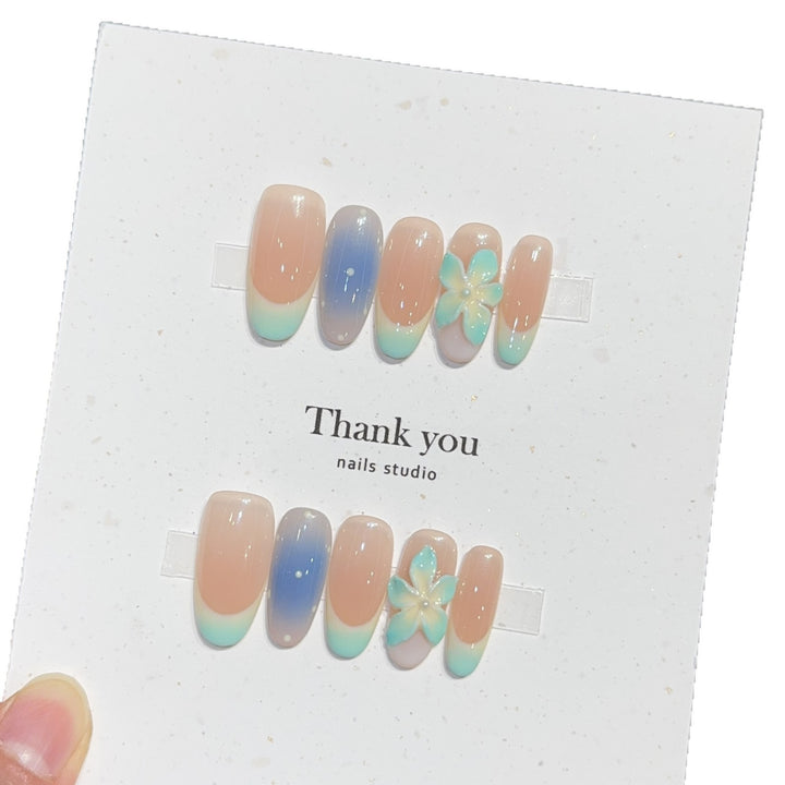 Künstliche Nagelspitzen Im Floralen Design Karnz
