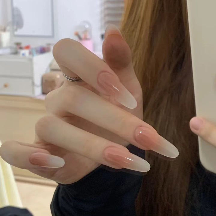 Luxuriöse dekorative Press-On Nagelerweiterungen Karnz