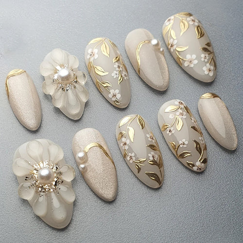 Premium Dekorative Press-On Nagelset mit elegant verzierten Designs Karnz