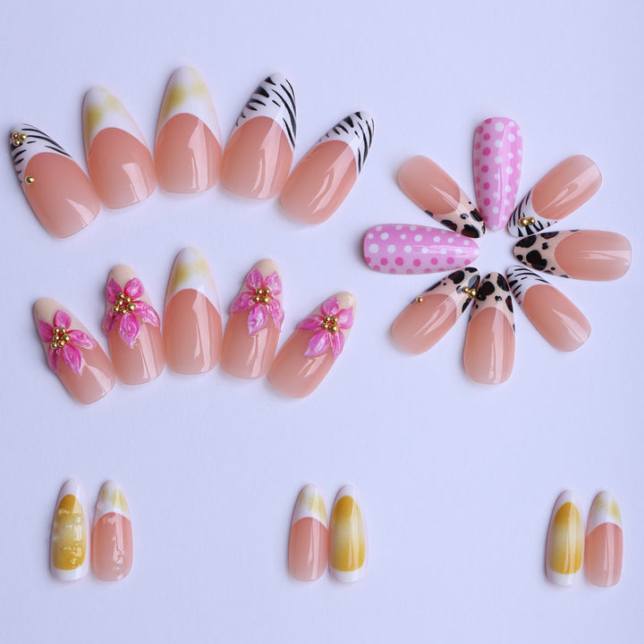 Kunstvolle Fingernägel mit Blumigen und Tierischen Designs Karnz