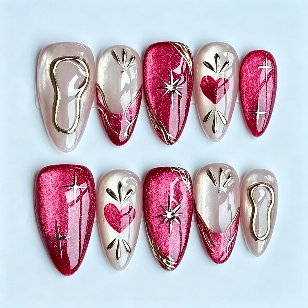 Künstlerisches Press-On-Nagelset mit Herz- und Stern-Designs