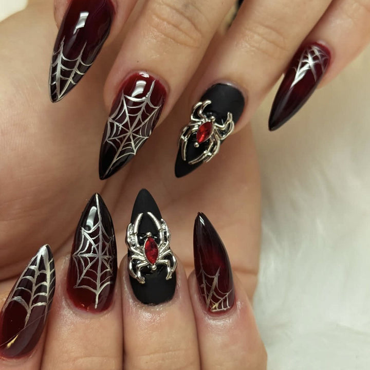 Gothic-Spinnenetz-Nail-Art-Erweiterungen Karnz