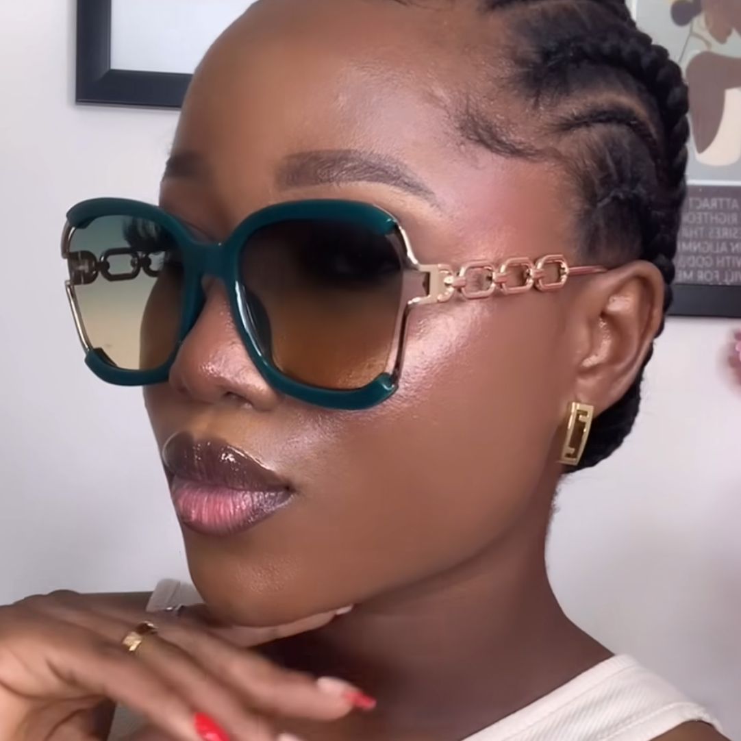 Damen modische Sonnenbrille mit goldenen Kettendetails Karnz