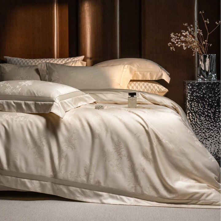 Luxuriöse Satin-Jacquard Bettwäsche-Garnitur mit feinem Damast-Ornament und Oxford-Kissen