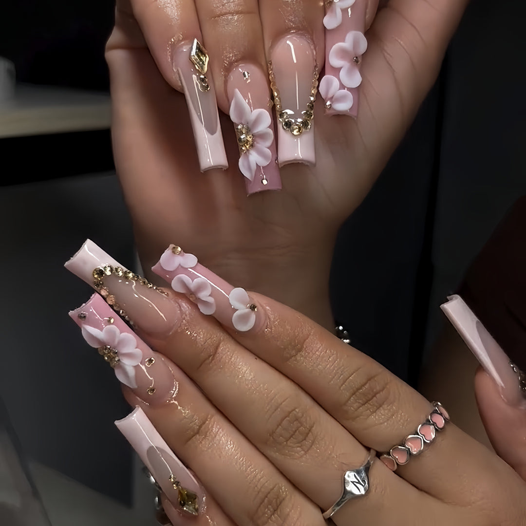 Elegante 3D Blumen Press-On Nagelkunst Karnz