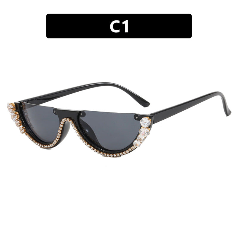 Damen stilvolle Designer-Sonnenbrille mit funkelnden Akzenten Karnz