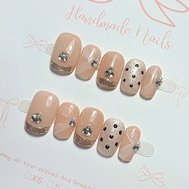 Klassisches French Tip Druck-Nagelset Karnz