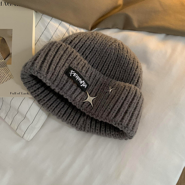 Stylische gerippte Strickmütze