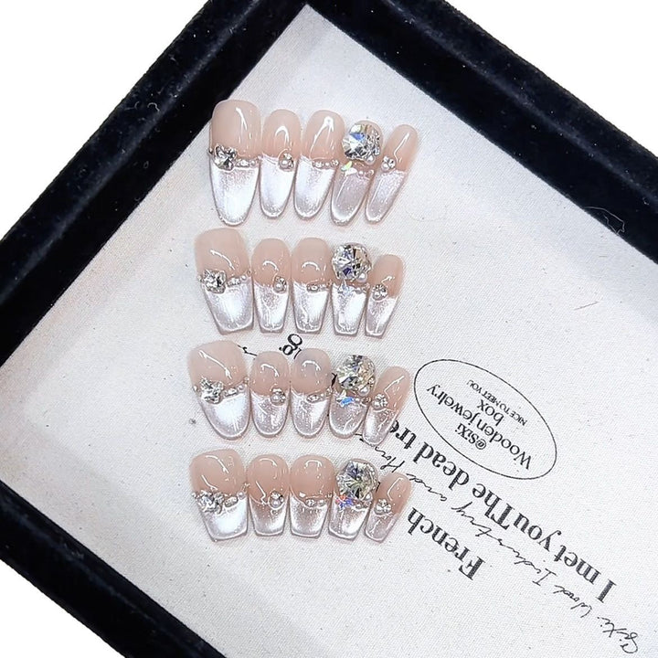 Künstliche Nagelkunst Karnz