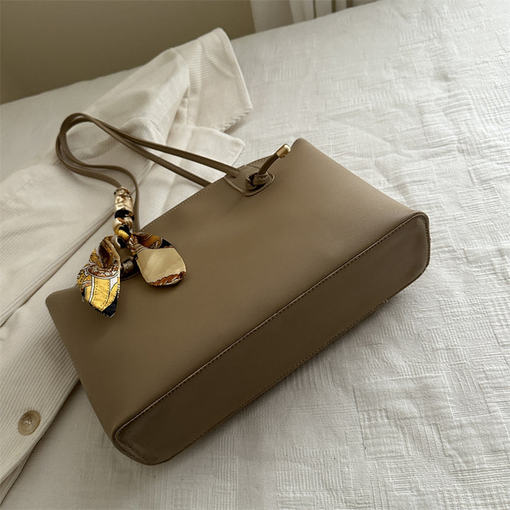 Elegante Schal-Akzent-Handtasche