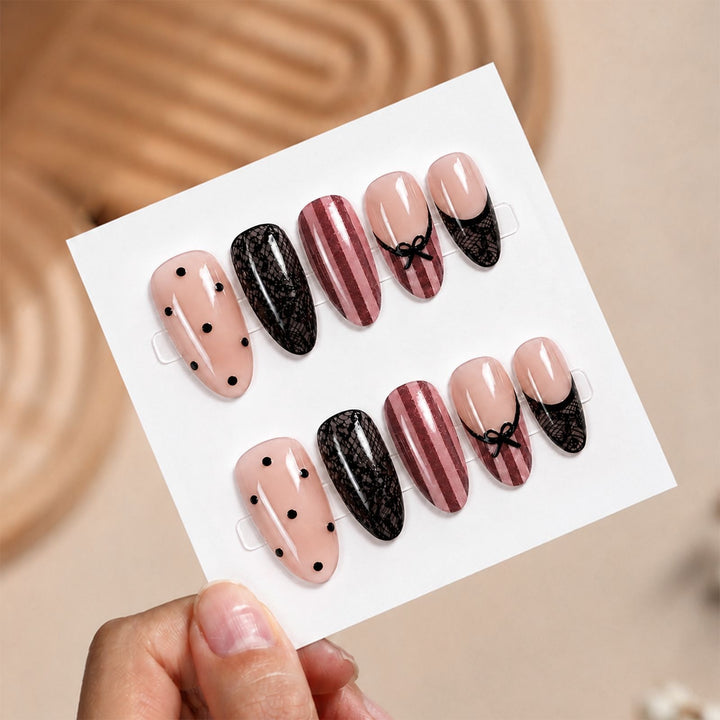 Kunstnagelset mit stilvollen 3D-Akzenten Karnz