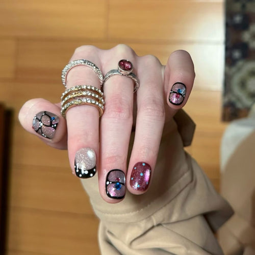 Dekorative Nagelkunst