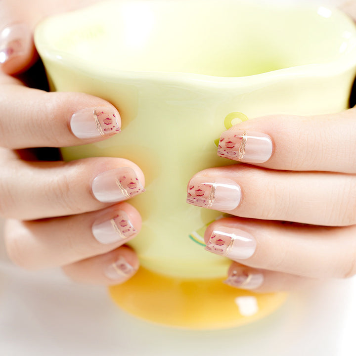 Stylisches Künstlerisches Press-On-Nagelset Karnz