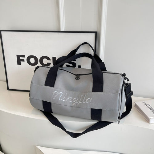 Stylische kompakte Sportduffel Karnz