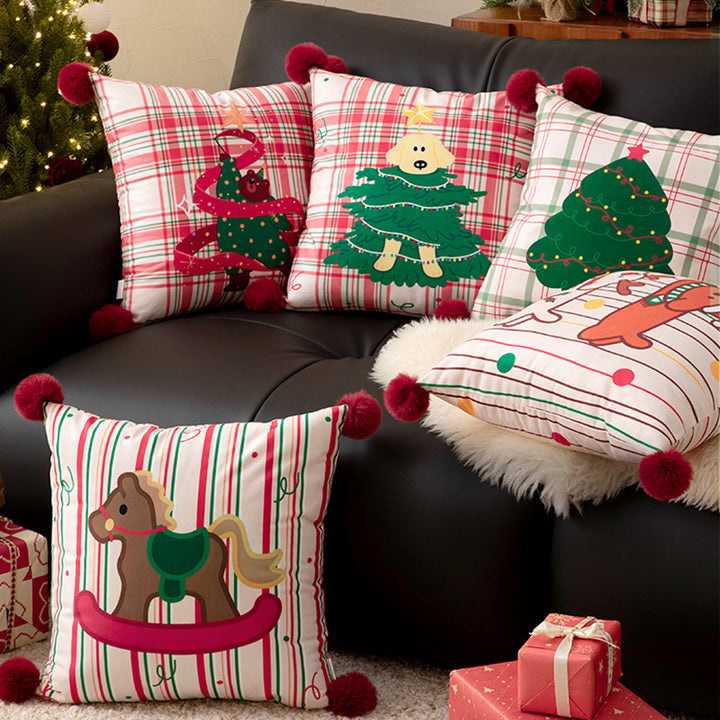 Quadratisches Weihnachts-Dekokissen mit Bommel-Ecken und bedrucktem Hunde-Motiv