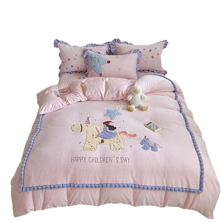 Kinderbettbezug-Set mit bestickten Rüschenschoner und Pom-Pom-Besatz