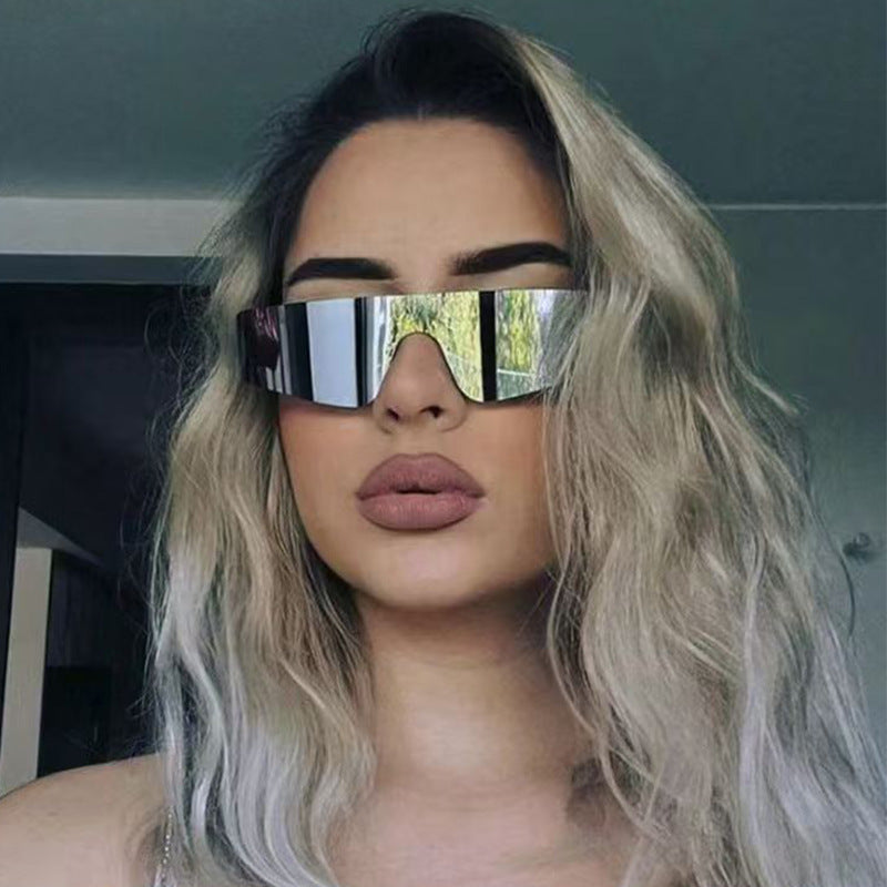 Damen Sportliche Sonnenbrille mit futuristischem Design Karnz
