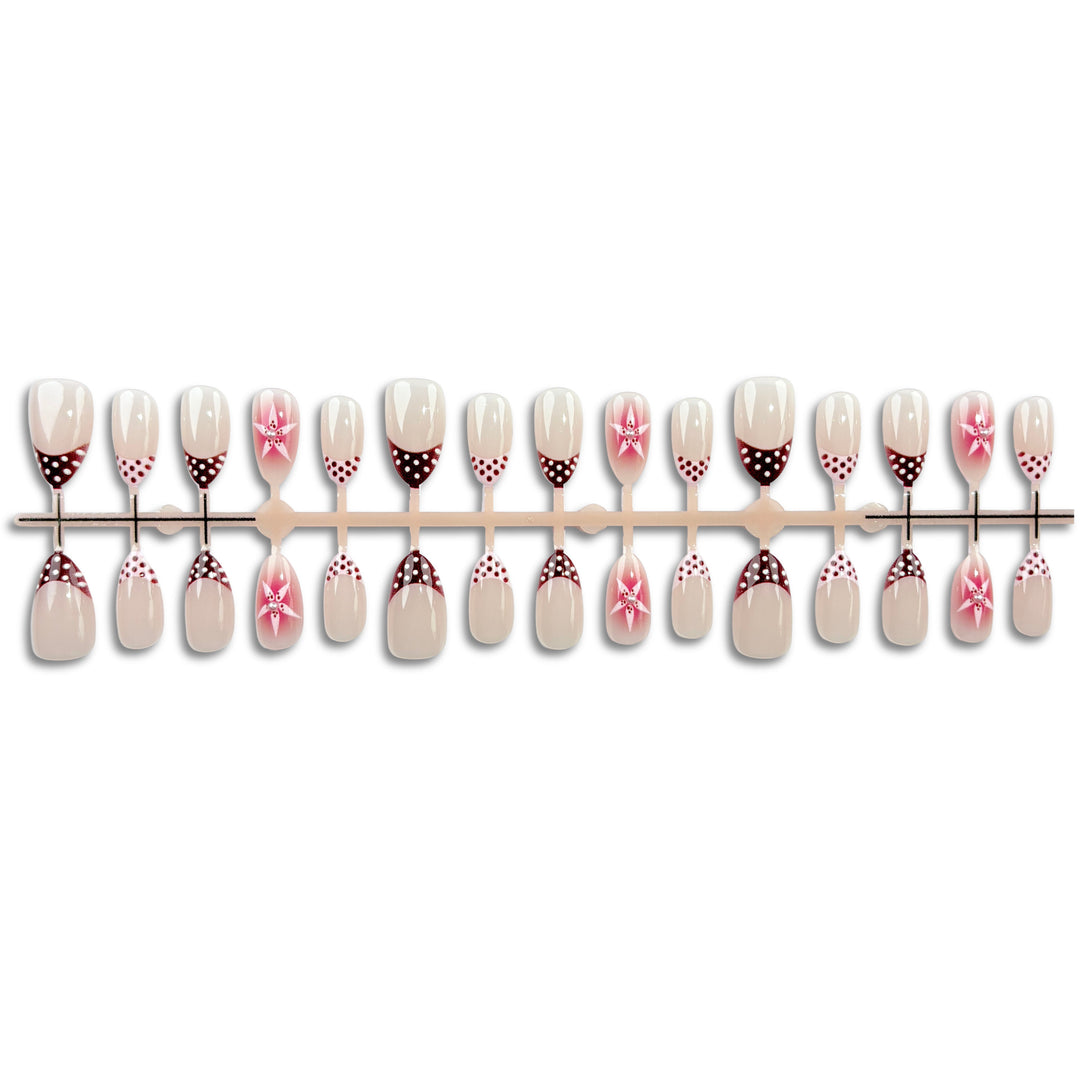 Elegantes Press-On-Nagelset mit künstlerischem Design