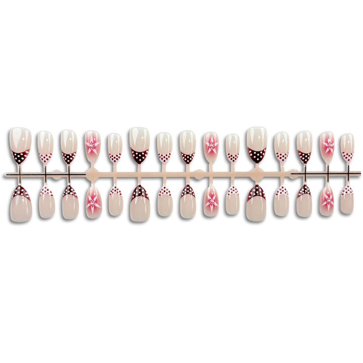 Elegantes Press-On-Nagelset mit künstlerischem Design