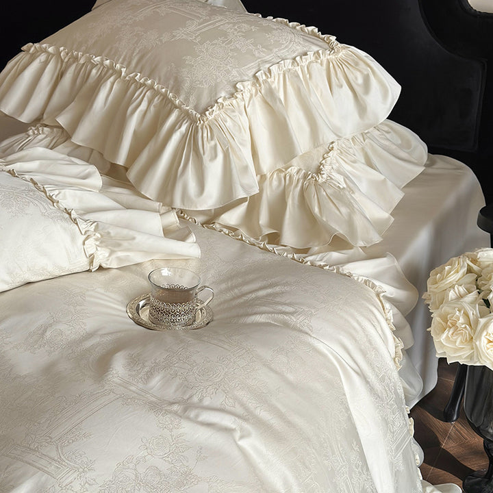 Elegante Bettwäsche-Garnitur aus satinähnlichem Jacquard mit Volantkante