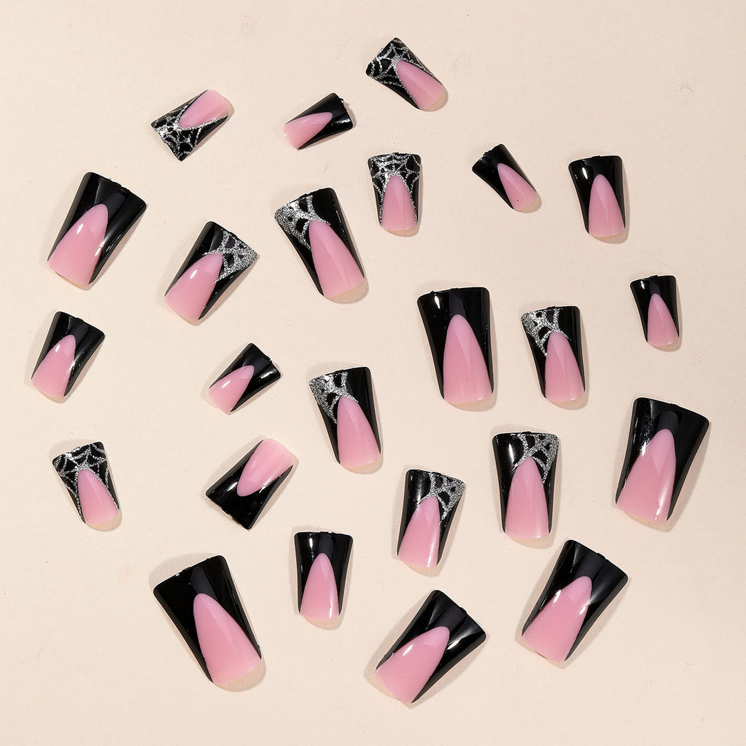 Gothic-inspirierte 3D-Acryl-Nagelkunst-Erweiterungen Karnz