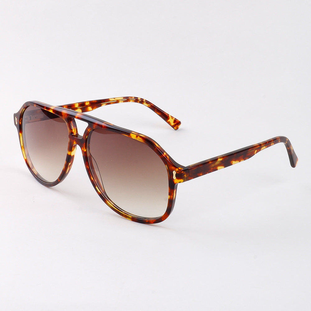 Damen modische Sonnenbrille im zeitgemäßen Design Karnz