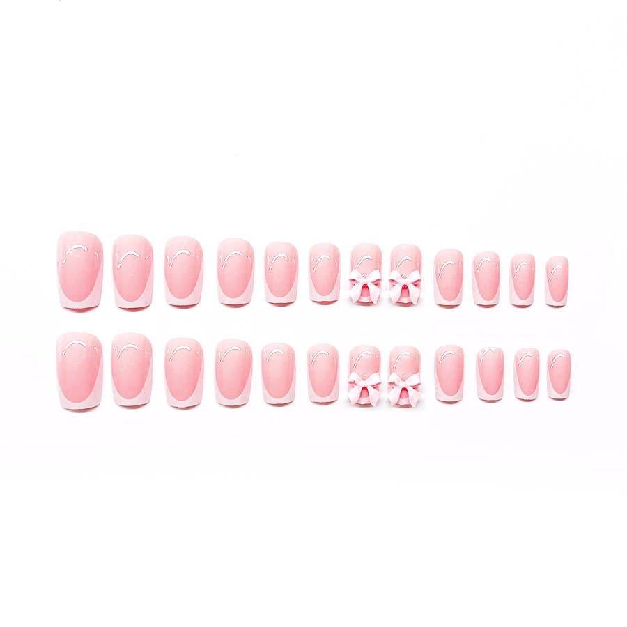 Elegantes French Tip Nagelkunst Set Karnz