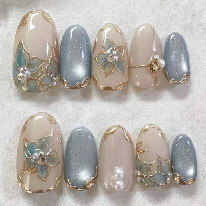 Elegante florale verzierte Press-On-Nagelset Karnz