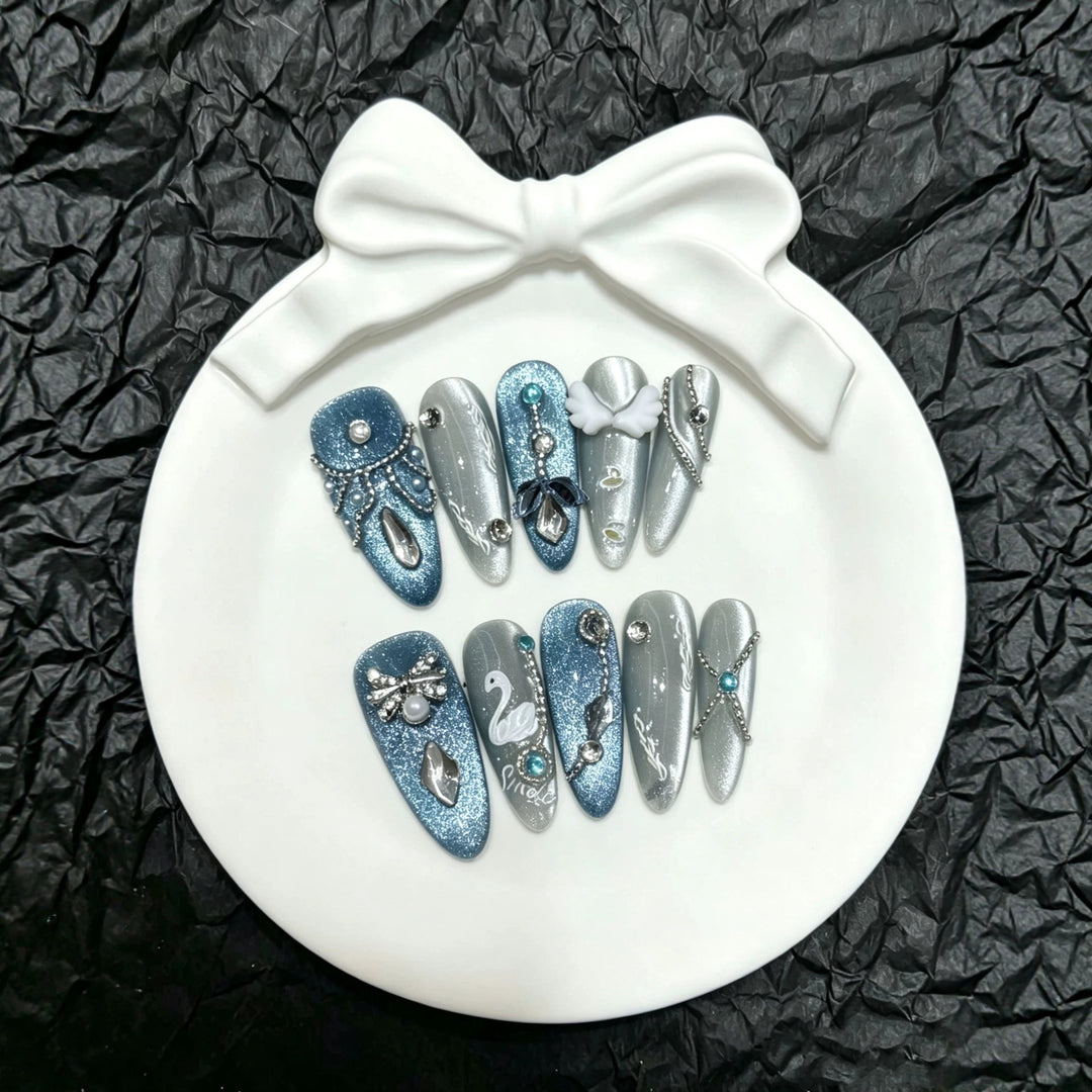 Dekoratives Glamouröses Press-On Nagelkunst Set