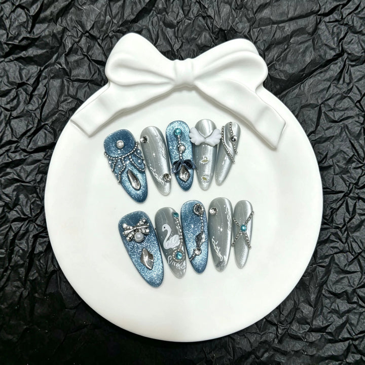 Dekoratives Glamouröses Press-On Nagelkunst Set