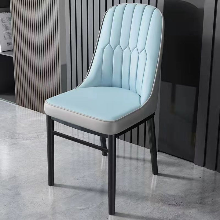 Designstuhl mit ergonomischer Polsterung Karnz