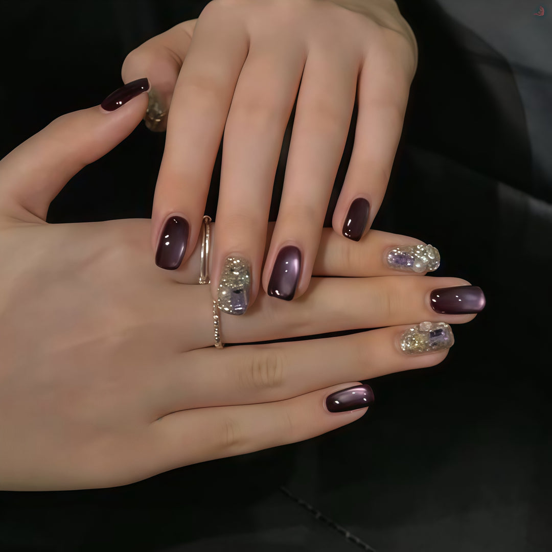Kunstnägel mit Glamourösen Effekten Karnz