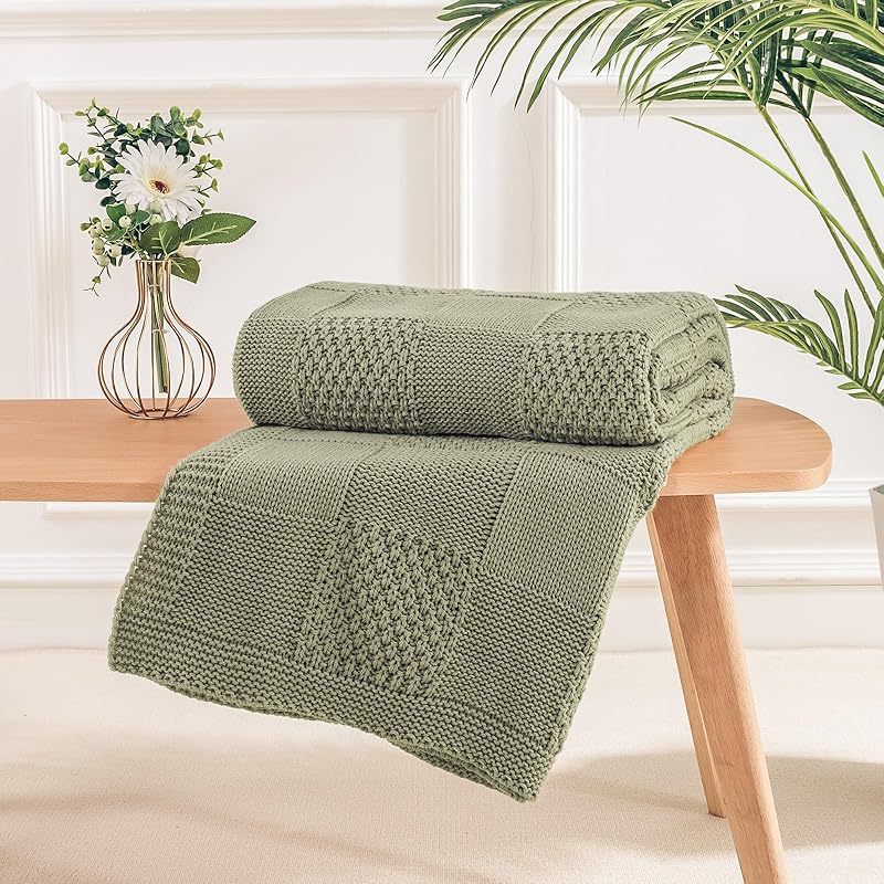 Strukturierte Strickwurfdecke