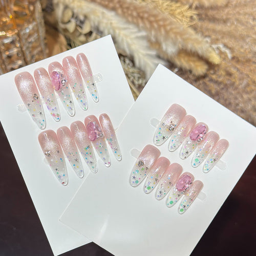 Dekoratives Press-On Nagelkunst Set Karnz
