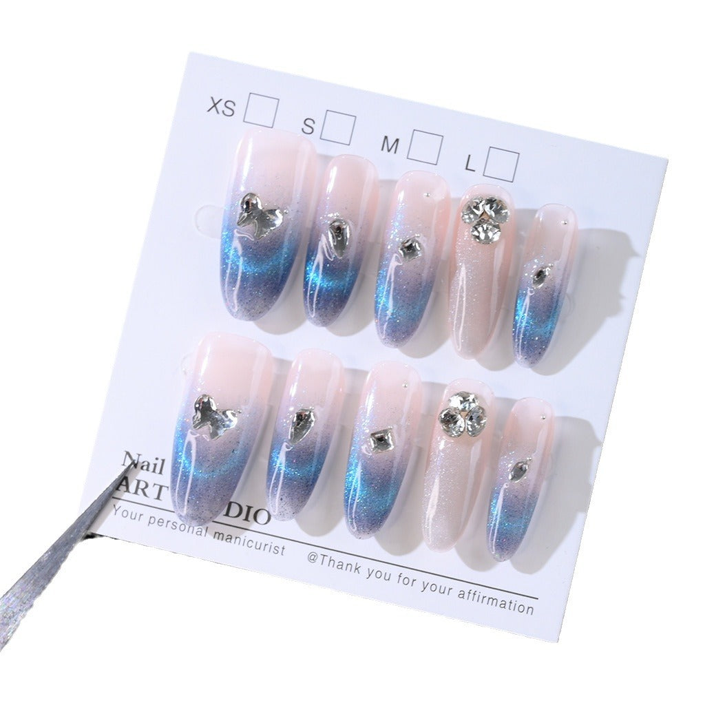Glamouröse Nagelkunstkollektion Karnz