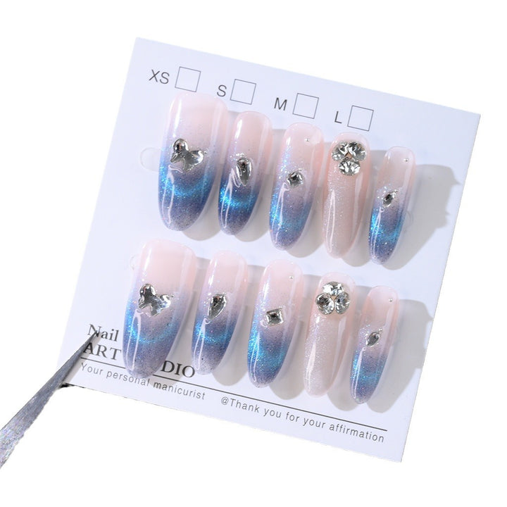 Glamouröse Nagelkunstkollektion Karnz