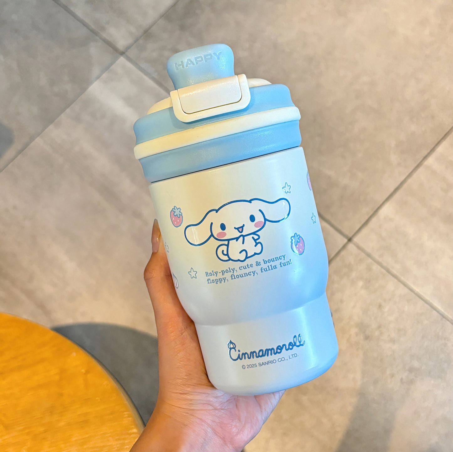 Unisex Becher mit verscheidbaren Deckel Karnz