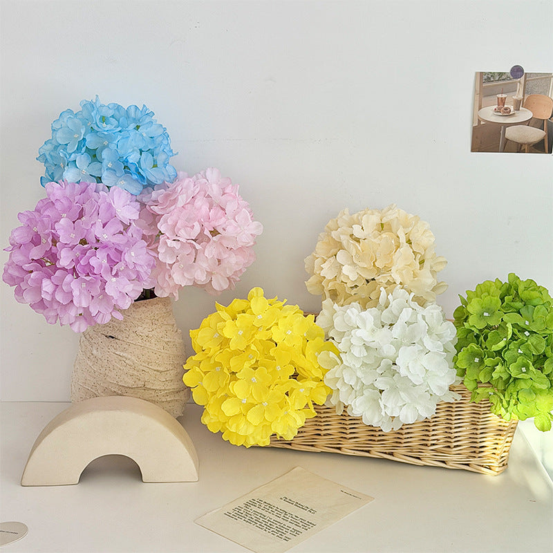 Dekorative Kunstblumen Karnz