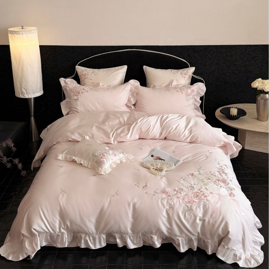 Satin-Effekt Floral Besticktes Bettbezug Set mit Rüsche und Dekorativen Kissenbezügen