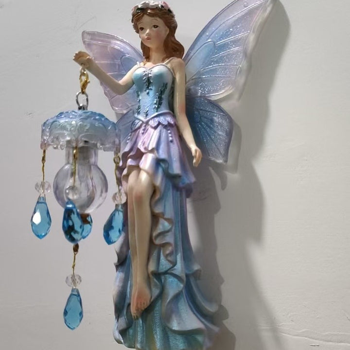 Dekorative Feenfigur mit LED-Licht Karnz