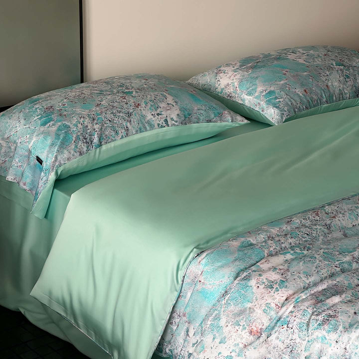 Bettwäsche-Garnitur aus Baumwollsatin mit marmoriertem Print und feiner Satinpaspel