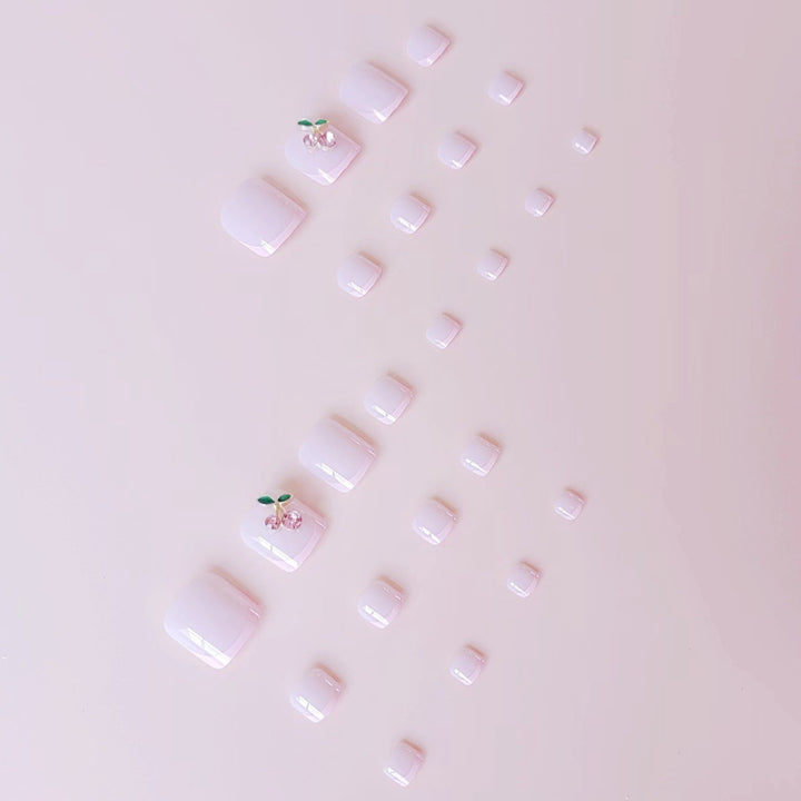 Kunstnagelset mit verspielten und stilvollen 3D-Verzierungen Karnz