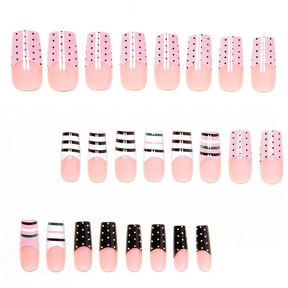 Dekorative lange Press-On Nagelkunst Tipps Karnz