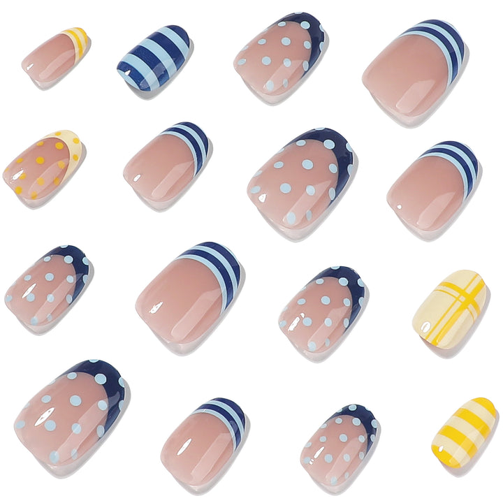 Kreative Nagelkunst im eleganten Muster Karnz