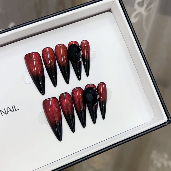 Künstlerisches von der Gothik inspiriertes Press-On-Nagelset Karnz