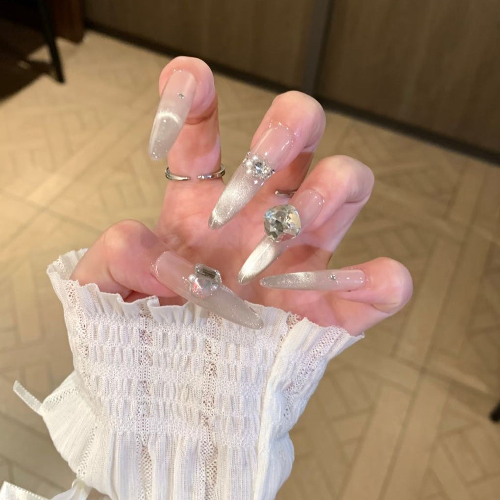 Rhinestone-besetzte Stiletto-Nagelerweiterungen