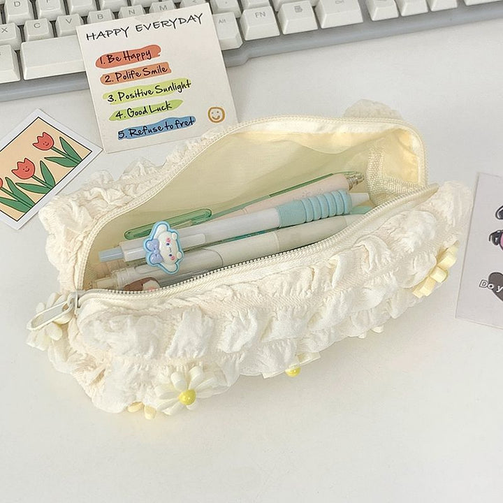 Handytasche mit Floralem Detail Karnz